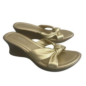 Kenneth Cole Reaction Dressy Gold Satin Leather Slides. Size 6.5 Dressy Party